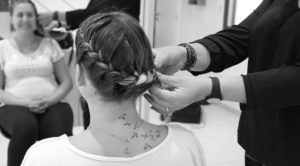 coupe femme tresse plaquée