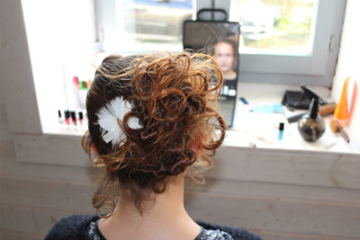 coupe femme boucle chignon mariage